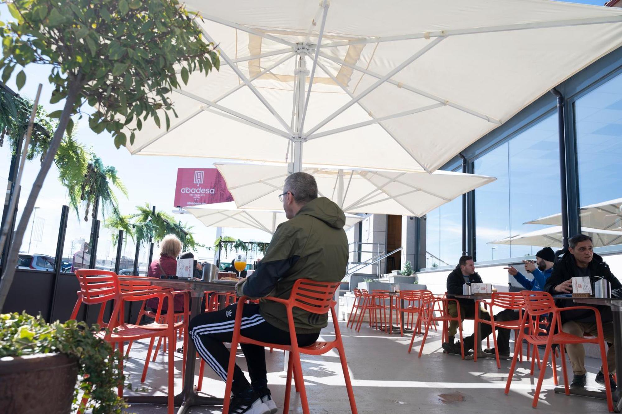 Restaurante Hotel Abadesa Villagonzalo Pedernales Zewnętrze zdjęcie