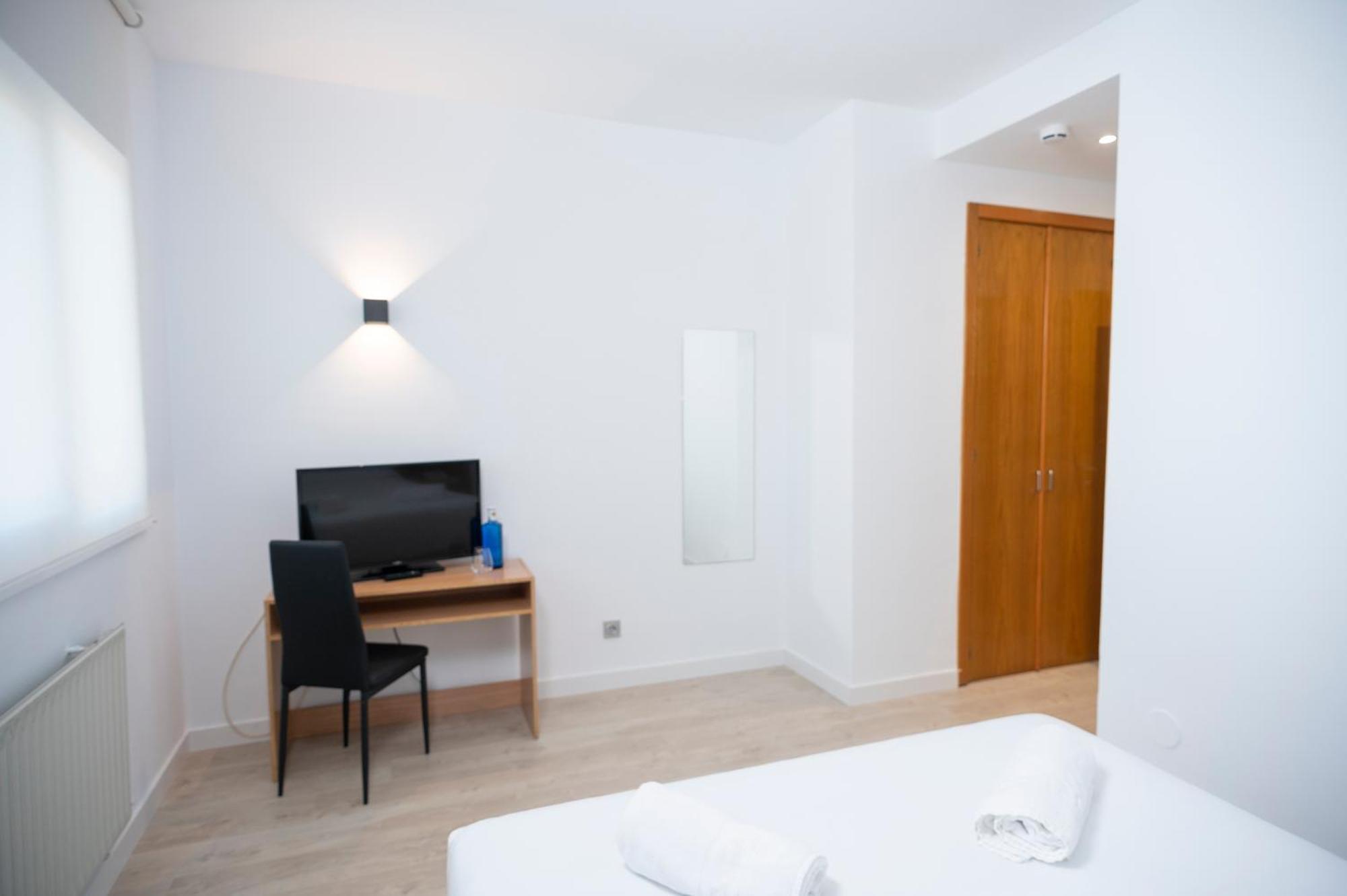 Restaurante Hotel Abadesa Villagonzalo Pedernales Zewnętrze zdjęcie